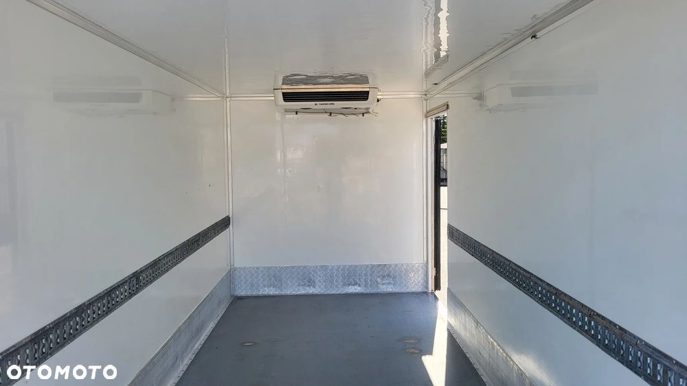Mitsubishi Canter Fuso /Chłodnia/Mroźnia/kontener/ Izoterma/ Agregat Thermo King 450 e / Winda DHOLLANDIA 1500 KG / Mały przebieg tylko 91 tys Polski Salon ! - 35