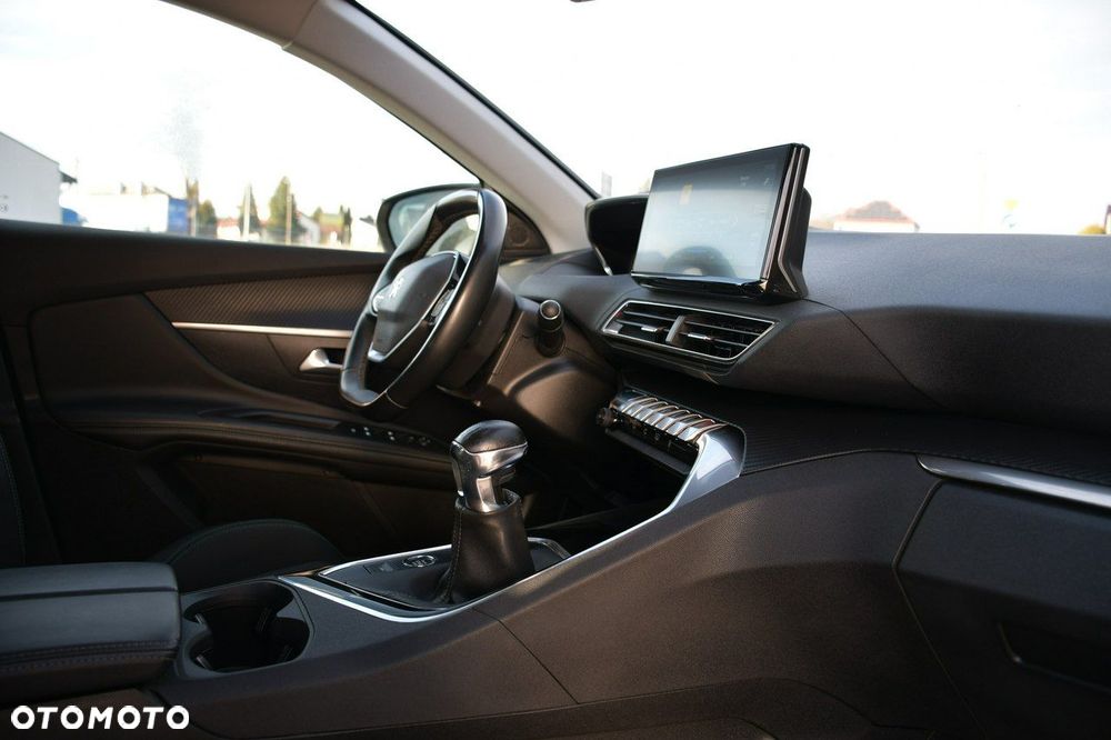 Peugeot 3008 1.2 PureTech Allure Pack S&S - 17