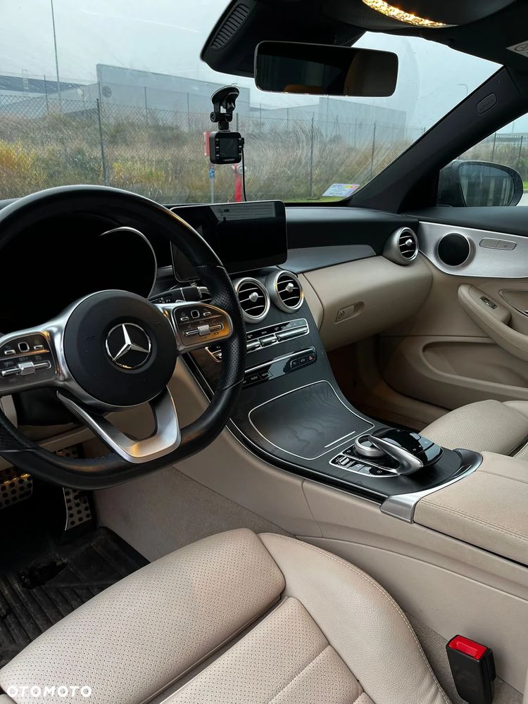 Mercedes-Benz Klasa C 200 4Matic 9G-TRONIC - 16