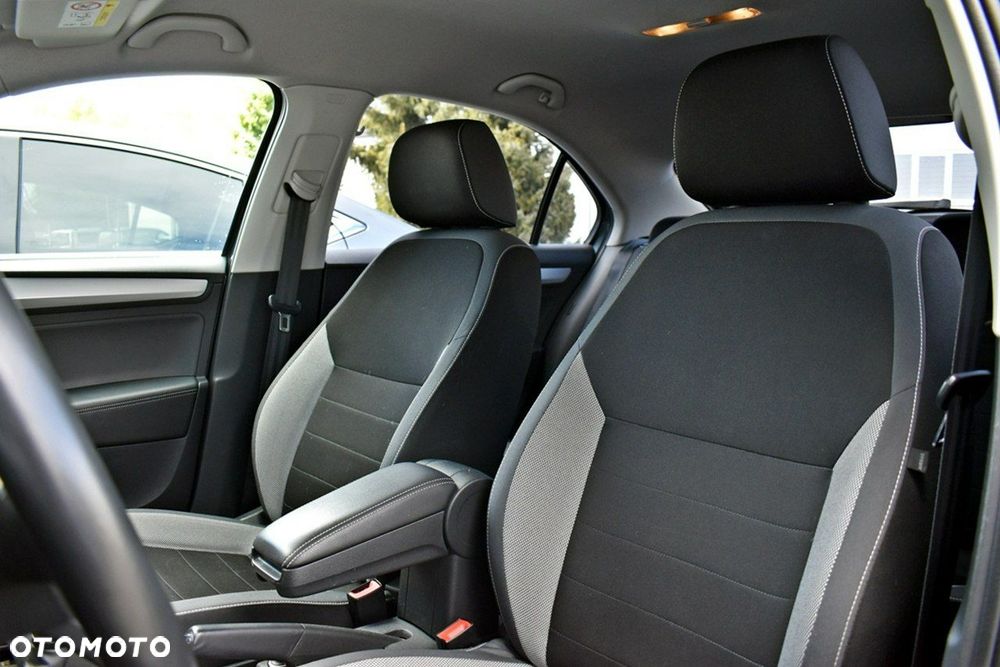 Skoda RAPID 1.0 TSI Ambition - 10