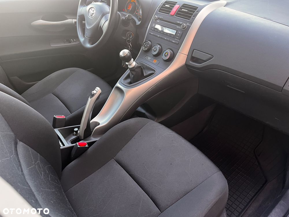 Toyota Auris 1.33 VVT-i Life - 32