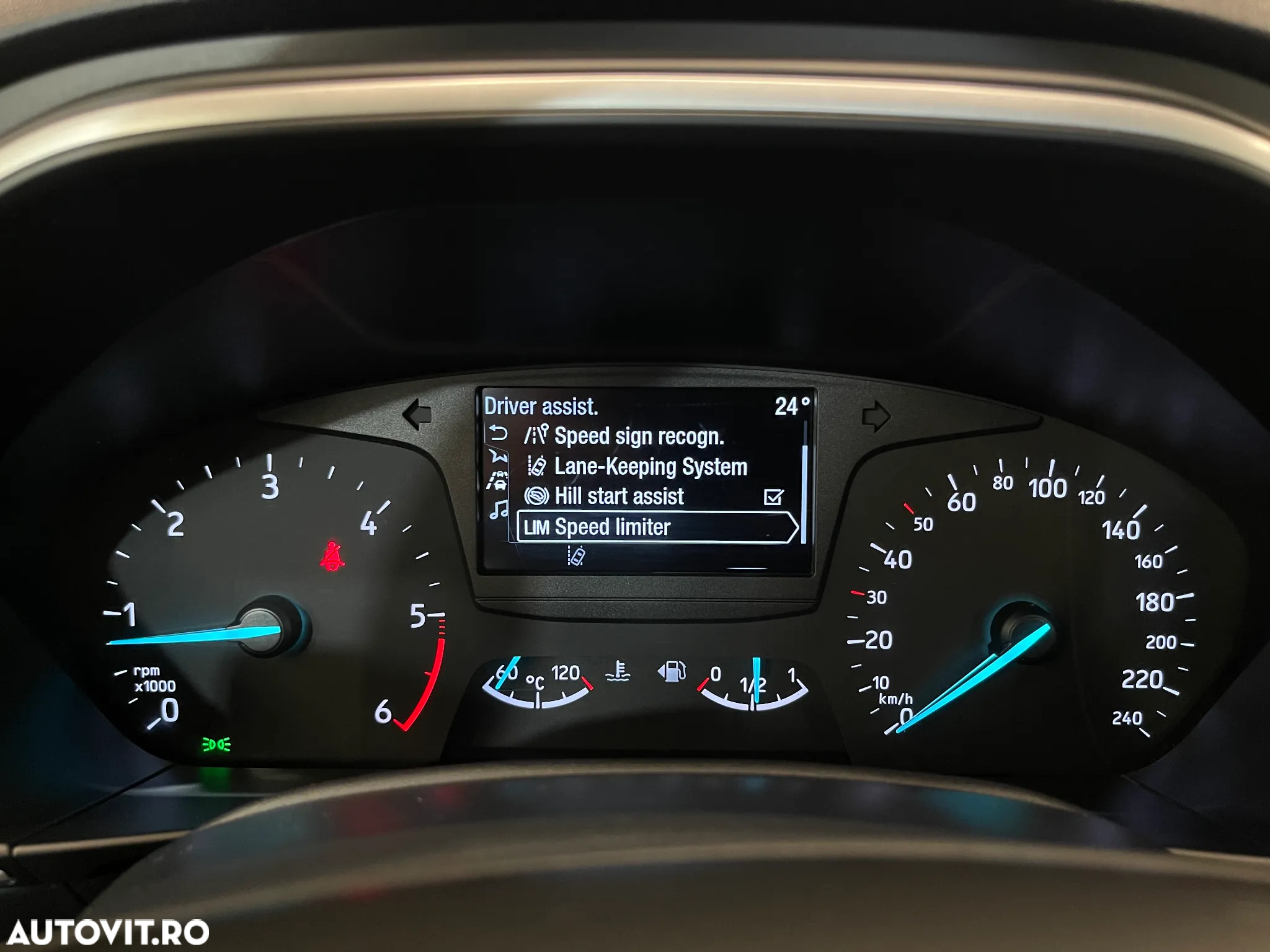Ford Focus 1.5 EcoBlue Trend Edition - 25