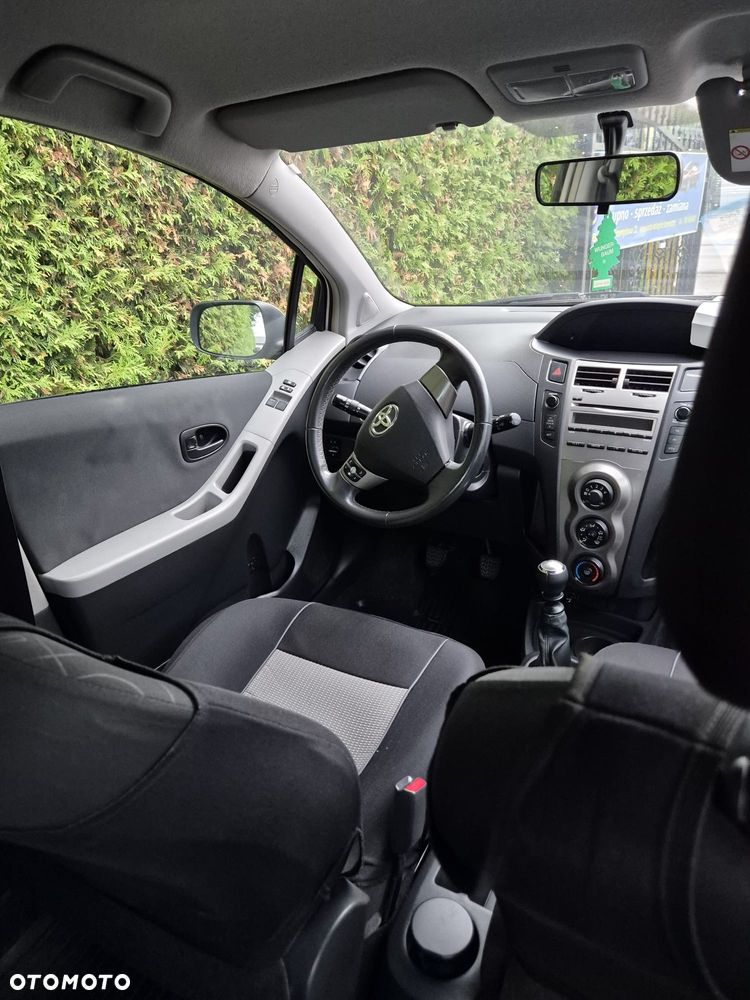 Toyota Yaris - 7