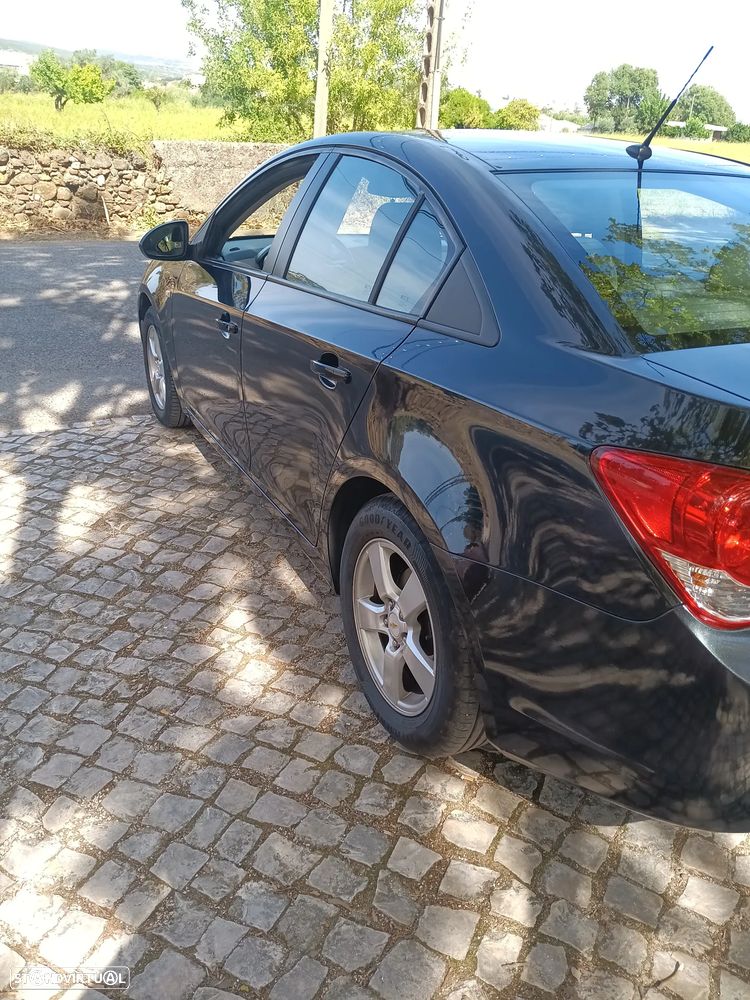 Chevrolet Cruze 1.6 LS - 4