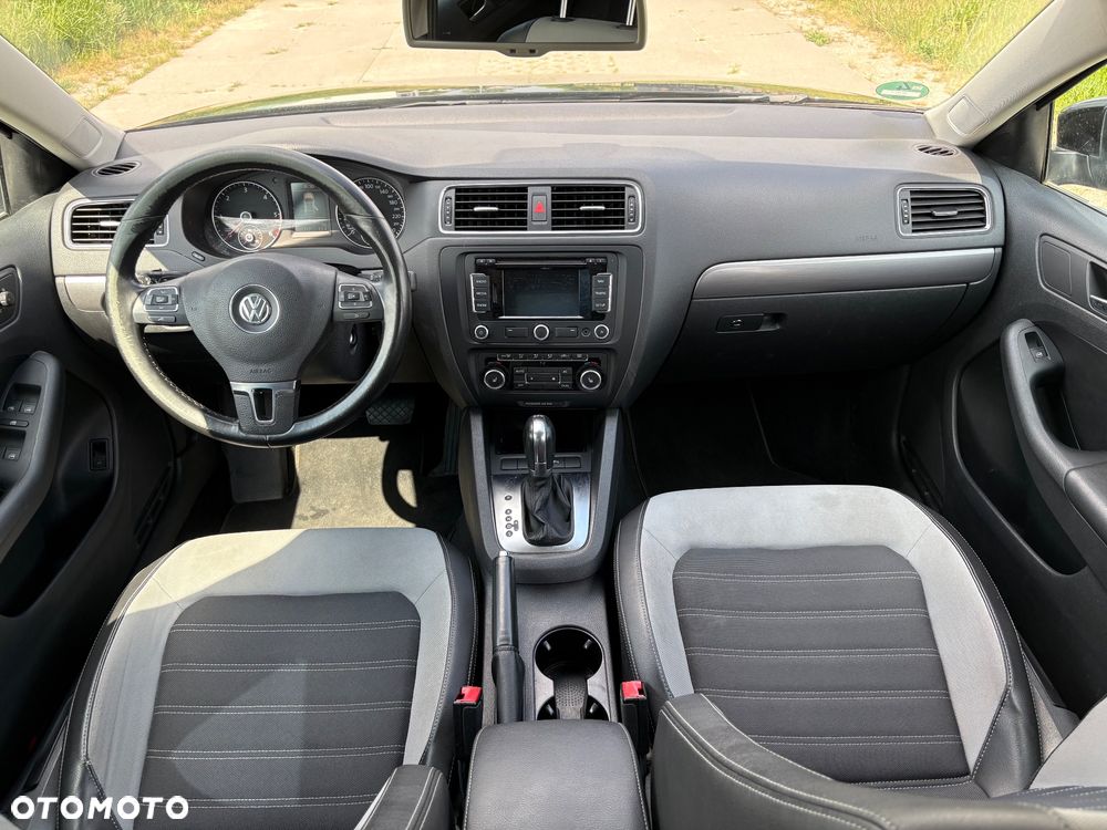 Volkswagen Jetta 2.0 TDI DSG Match - 22