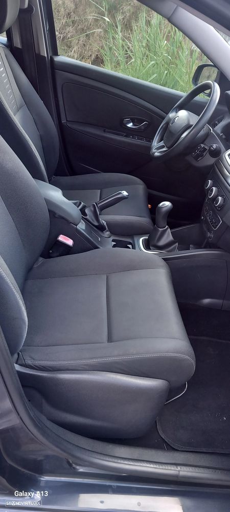 Renault Mégane 1.5 dCi Confort - 11