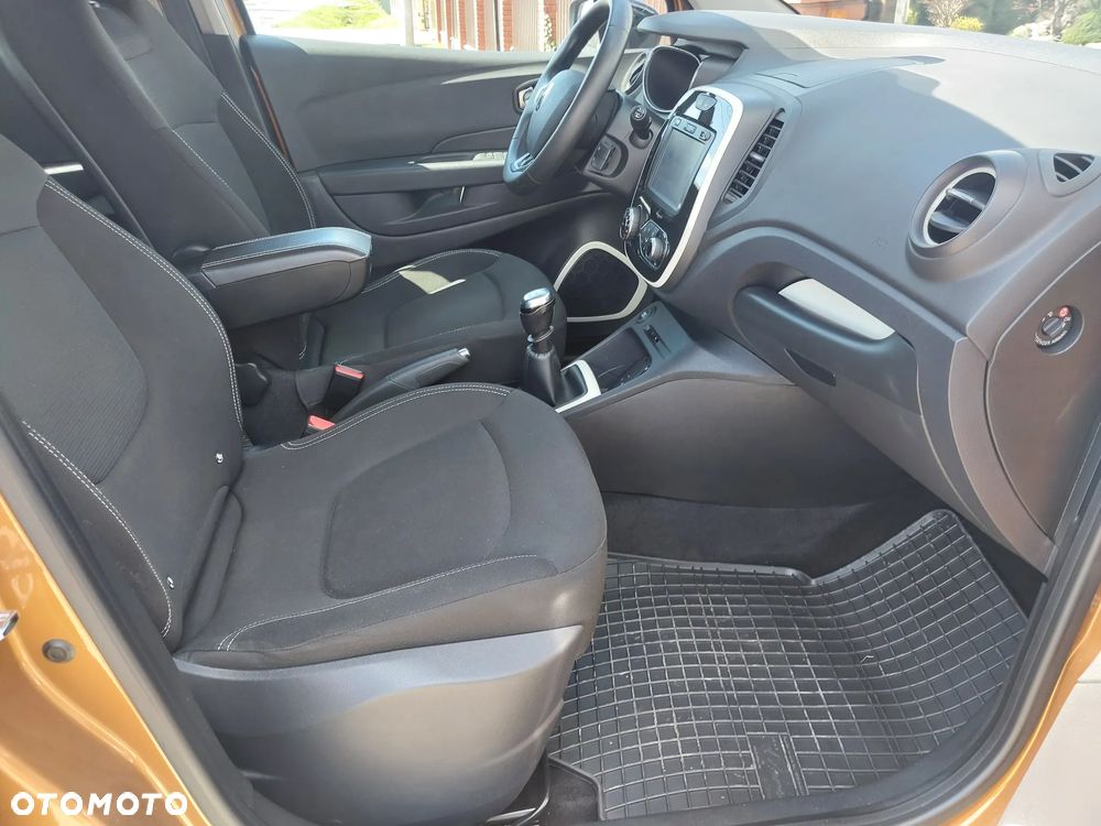 Renault Captur - 23