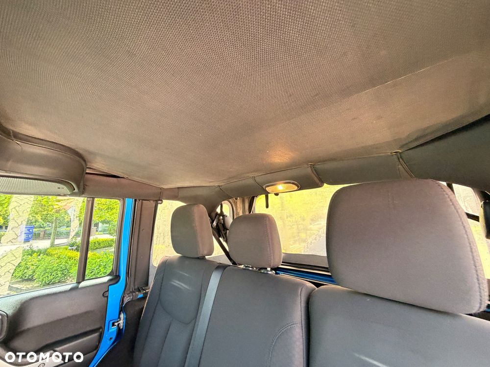 Jeep Wrangler 2.8 CRD Unlim Rubicon Recon - 29