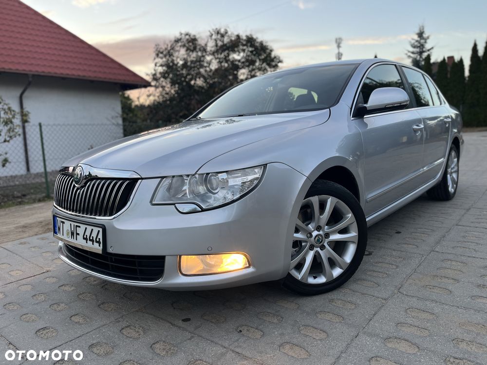 Skoda Superb 2.0 TDI DSG Exclusive - 30
