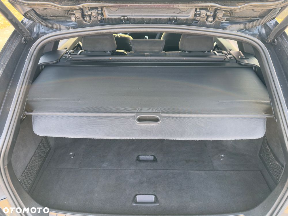 BMW Seria 3 318d Edition M Sport Shadow - 14