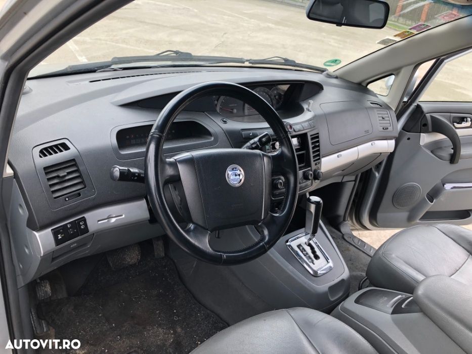 Dezmembrez SsangYong Rodius 4X4, an 2005, XDI 270 - 2