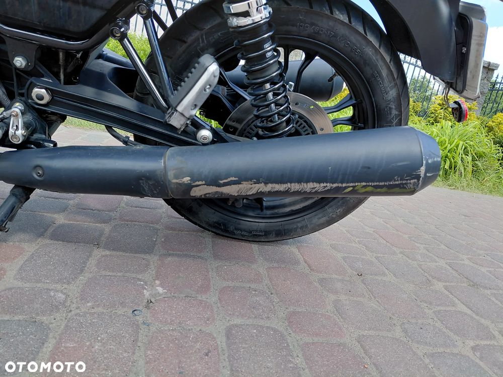 Moto Guzzi V7 - 12