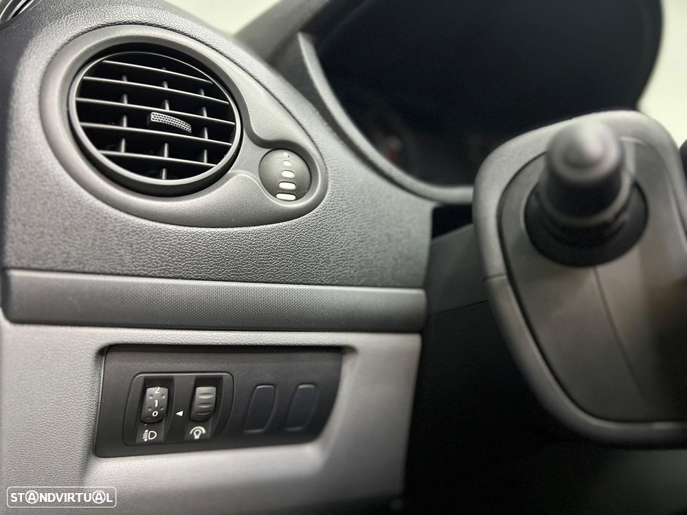 Renault Clio 1.5 dCi Confort - 11