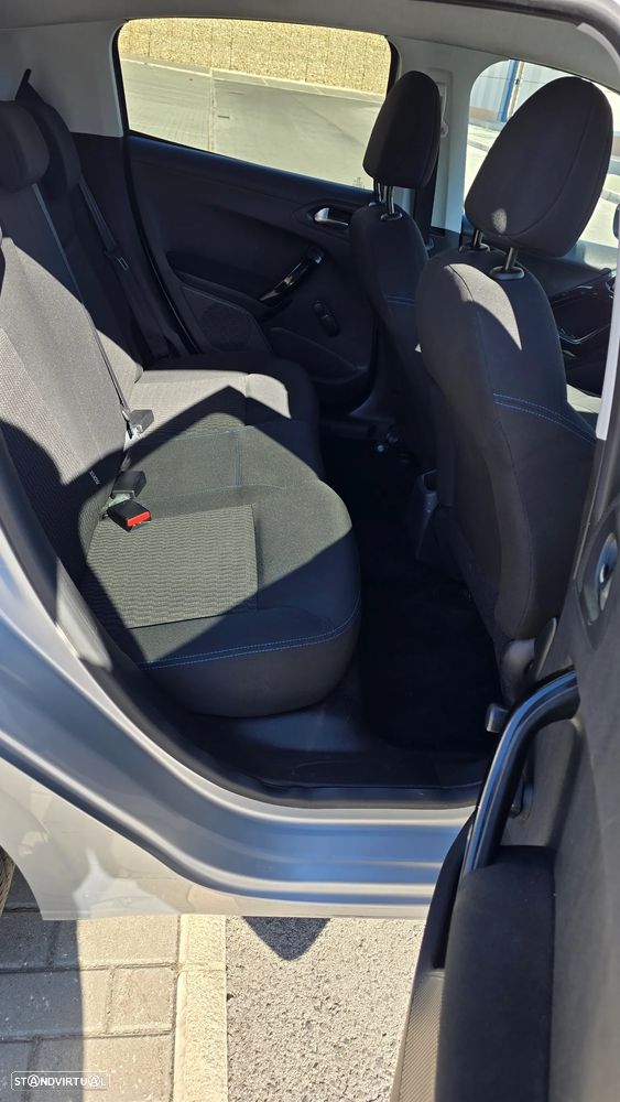 Peugeot 208 1.2 PureTech Style - 7