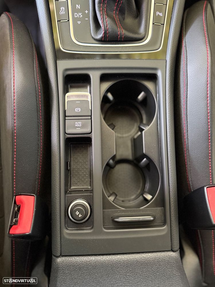 VW Golf - 29