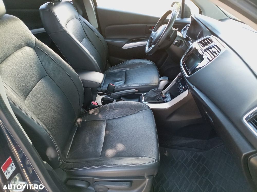 Suzuki S-Cross - 12