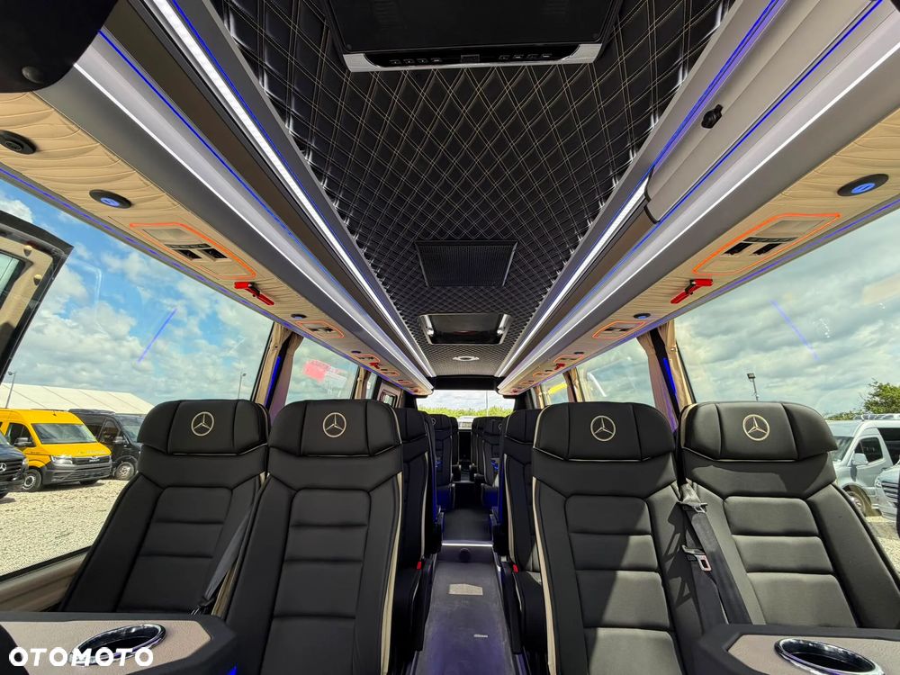 Mercedes-Benz Sprinter 519 - 23