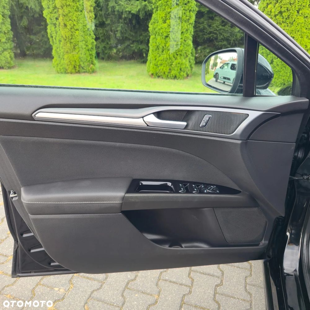 Ford Mondeo 2.0 TDCi Titanium - 25