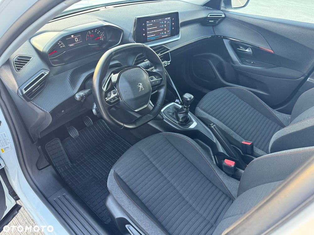 Peugeot 2008 1.5 BlueHDi Allure S&S - 22