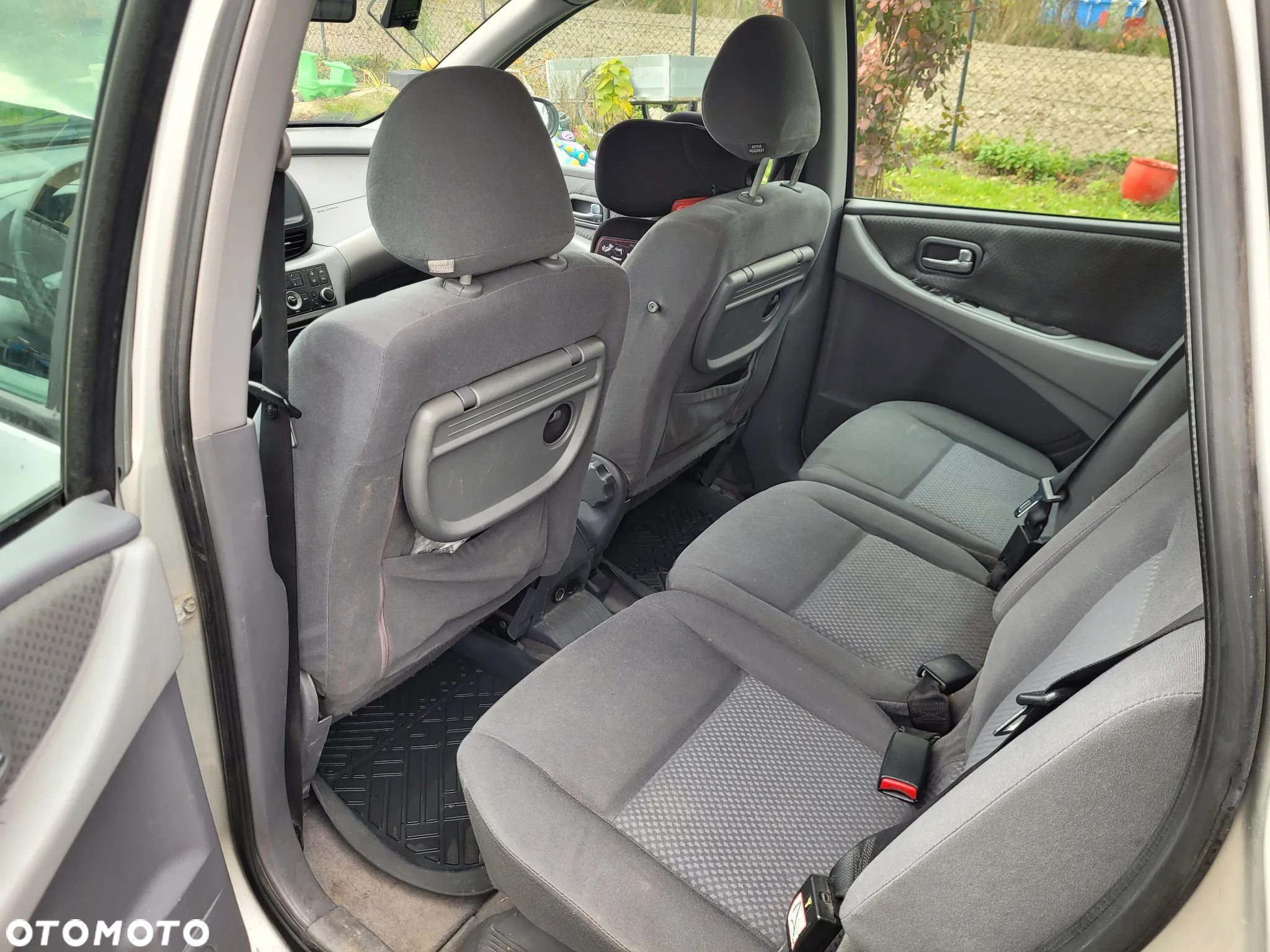 Nissan Almera Tino 2.2 DI - 7