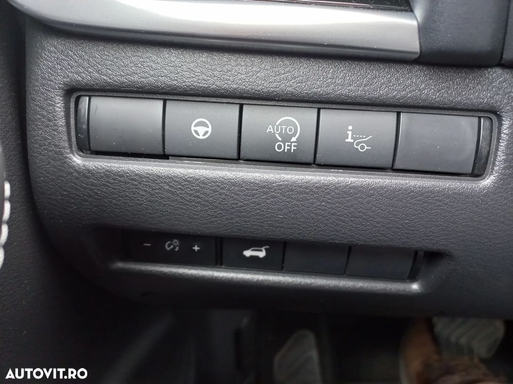 Nissan Qashqai 1.3 l MHEV X-Tronic 4WD Tekna - 16