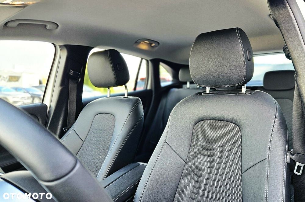 Mercedes-Benz GLA - 10