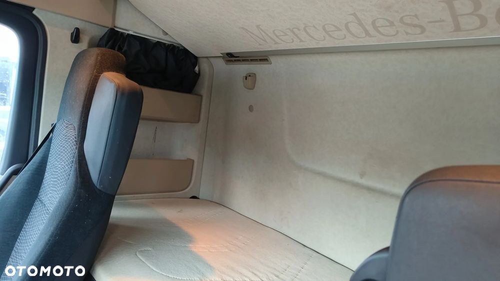 Mercedes-Benz ACTROS - 14