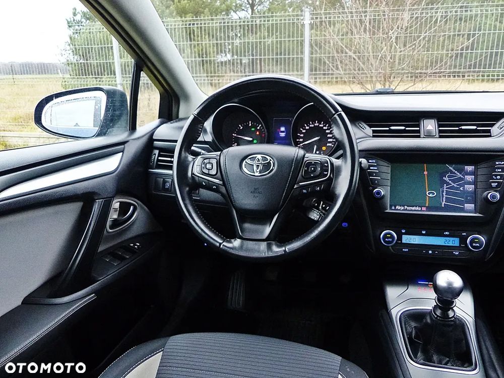 Toyota Avensis 2.0 D-4D Premium - 35