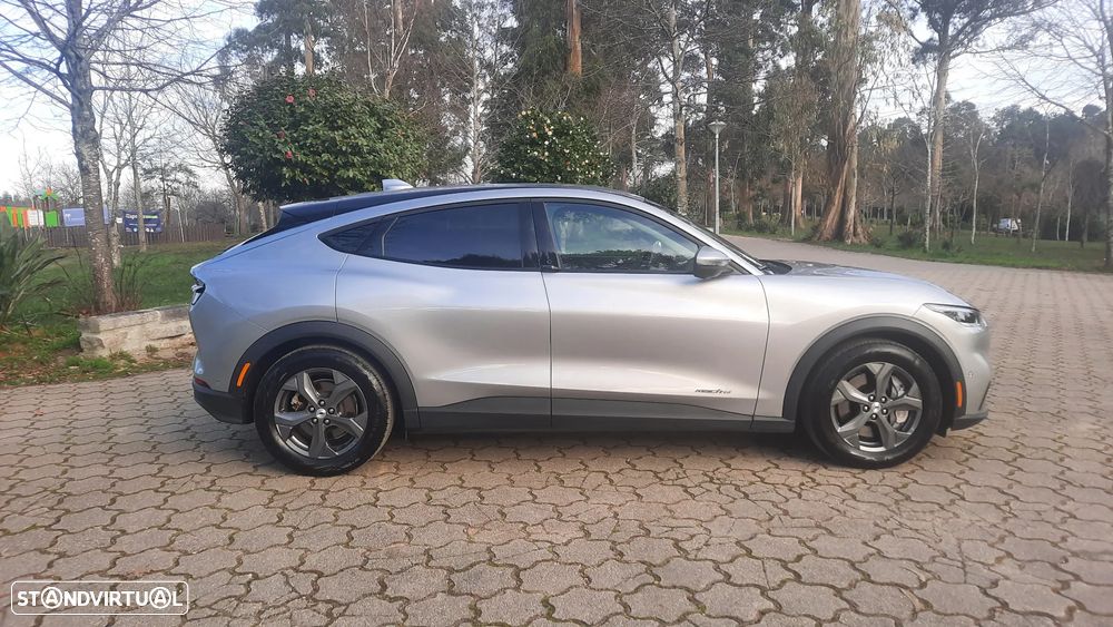 Ford Mustang Mach-E - 3