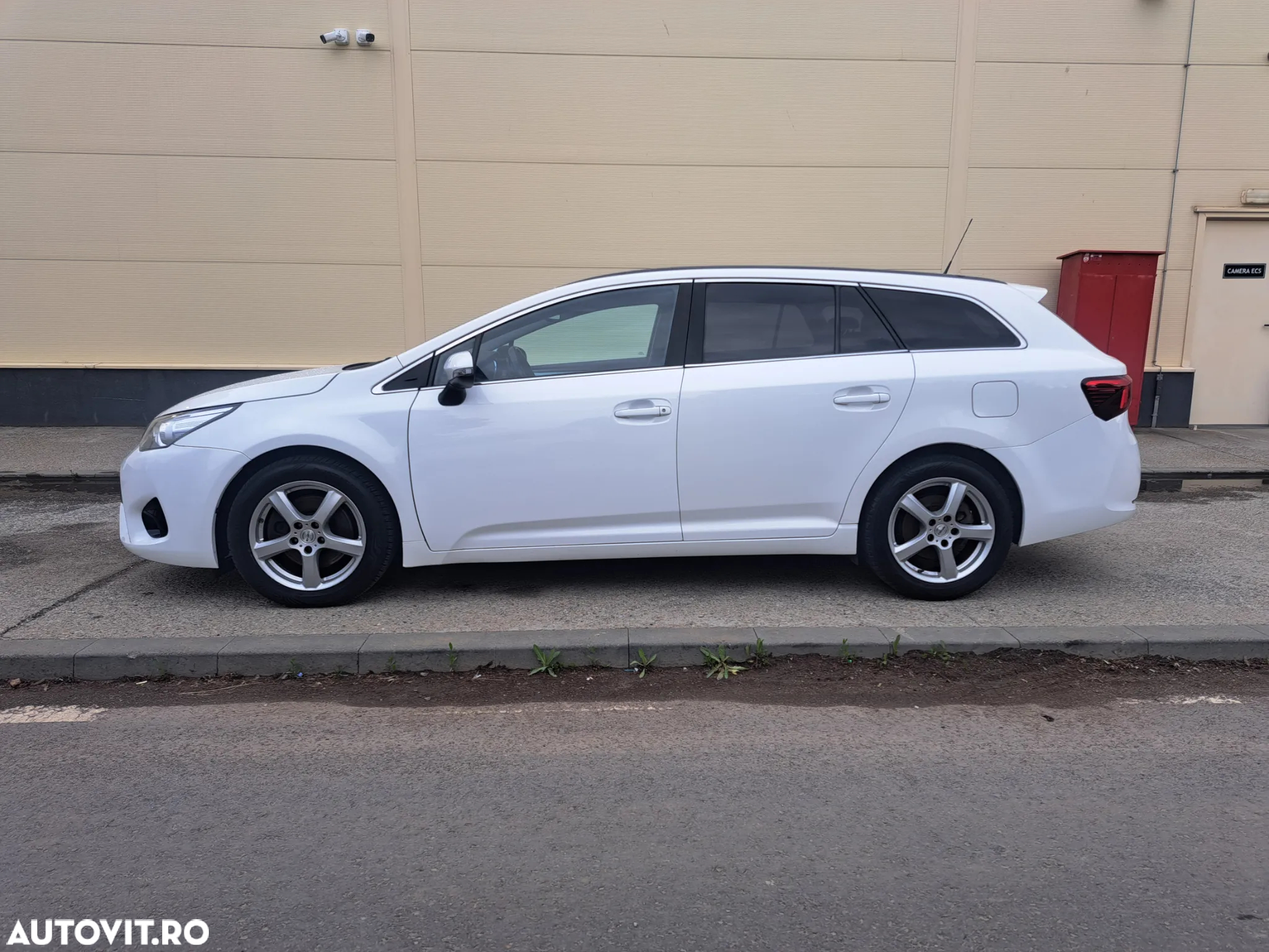 Toyota Avensis 2.0 D-4D Executive - 3