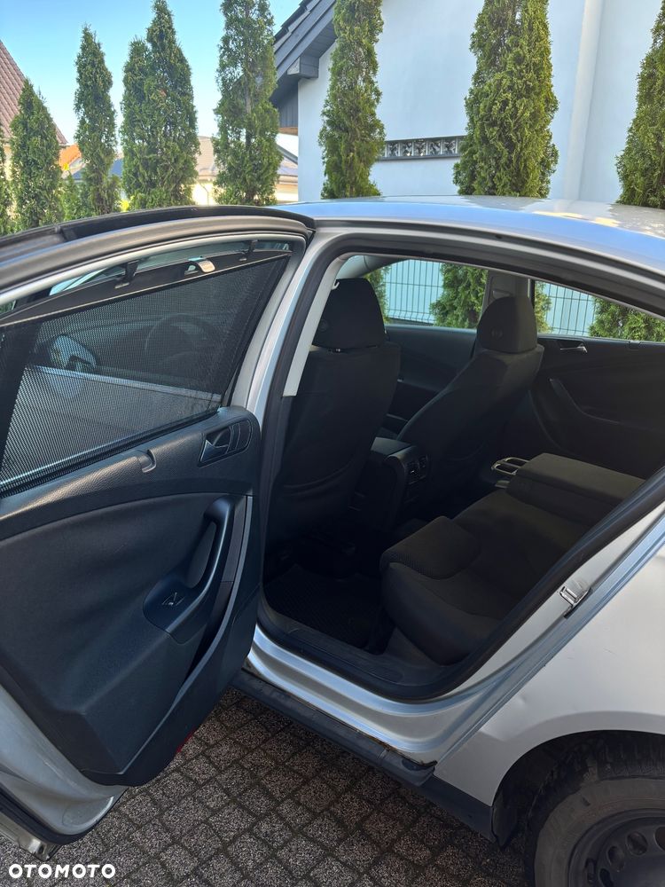 Volkswagen Passat 2.0 TDI Comfortline - 13