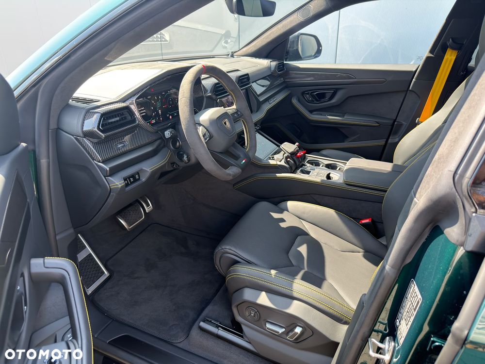 Lamborghini Urus - 35