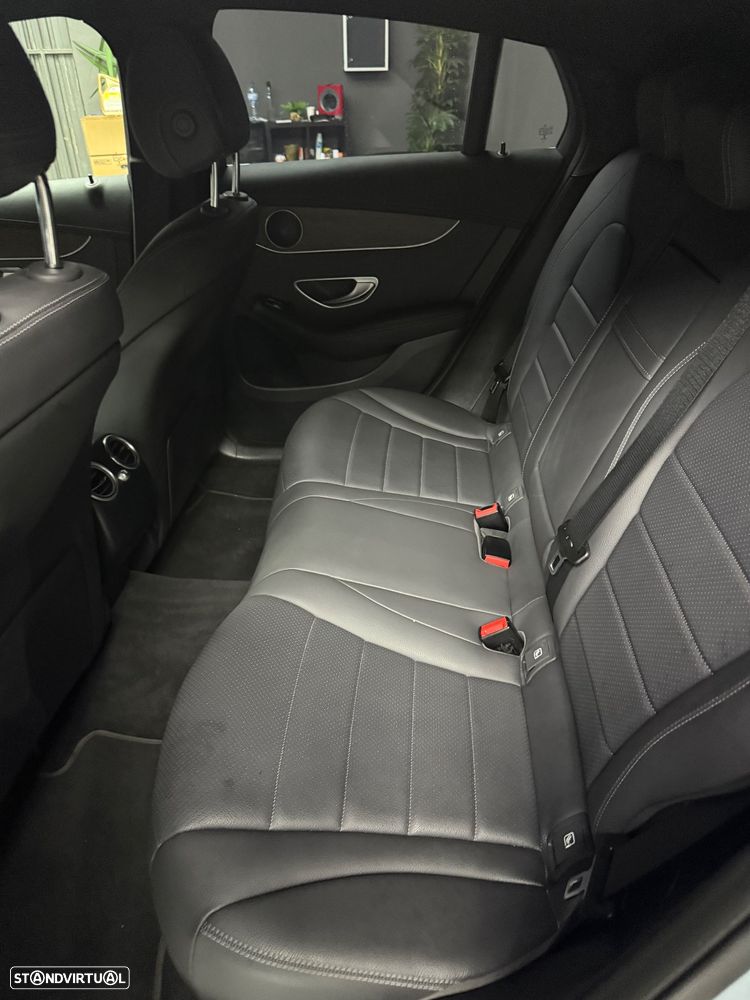 Mercedes-Benz GLC 300 de Coupe 4Matic 9G-TRONIC AMG Line - 33