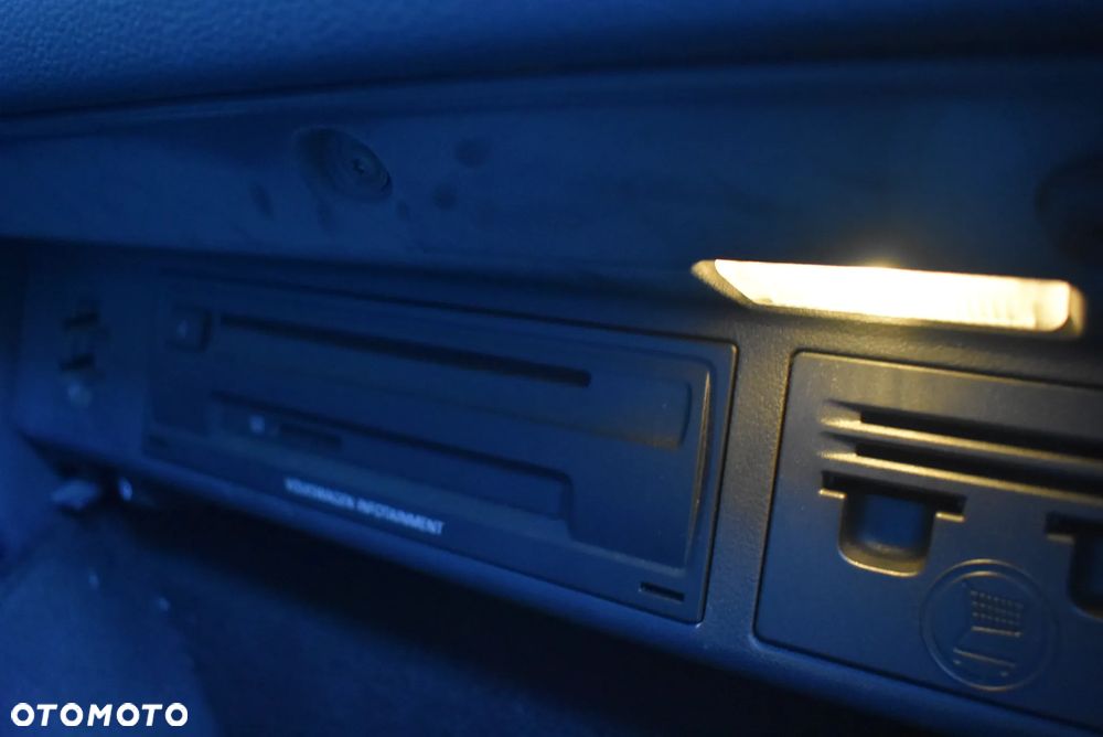 Volkswagen Golf Sportsvan - 23