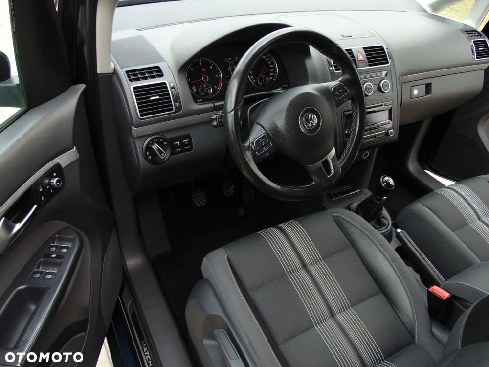 Volkswagen Touran 2.0 TDI DPF MATCH - 10