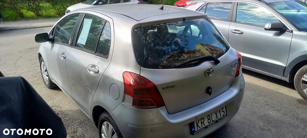 Toyota Yaris 1.33 Luna - 4