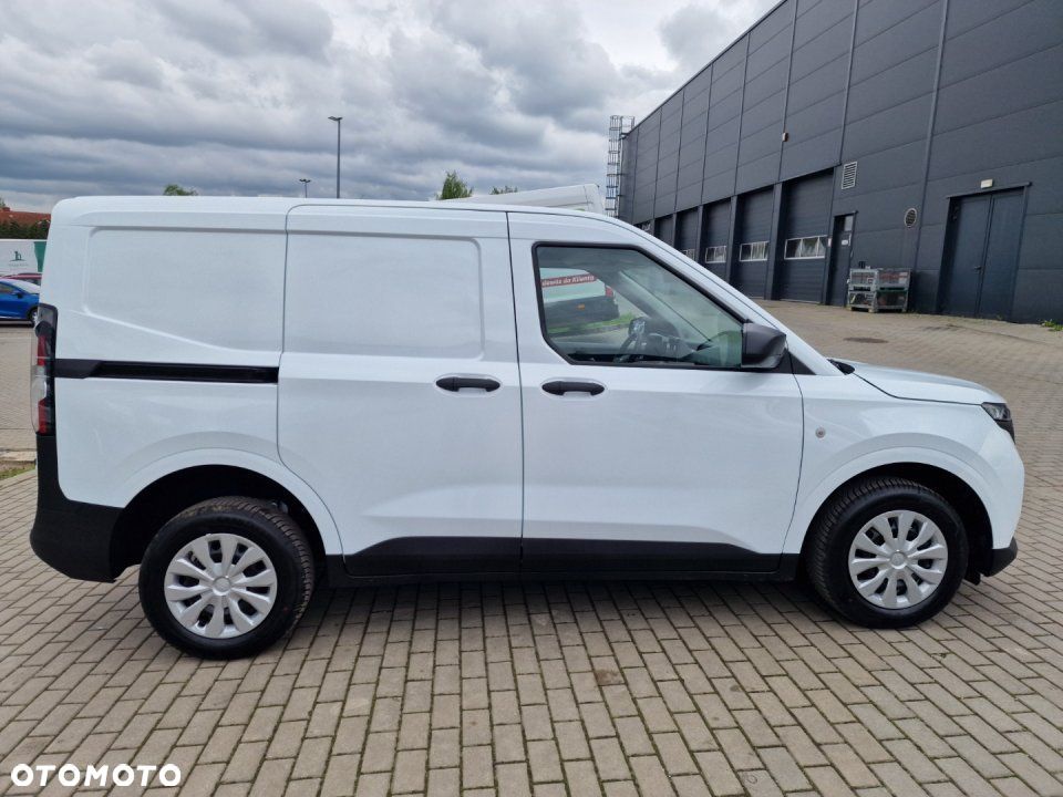 Ford Transit Courier - 4
