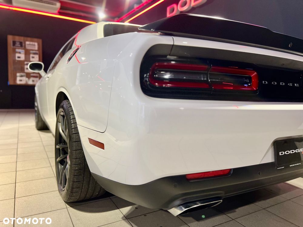 Dodge Challenger 6.4 Scat Pack - 13