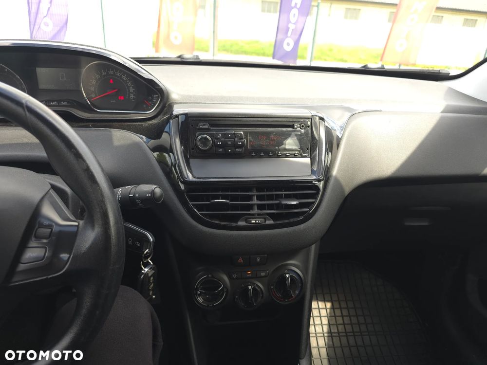 Peugeot 208 1.2 VTi Access - 24
