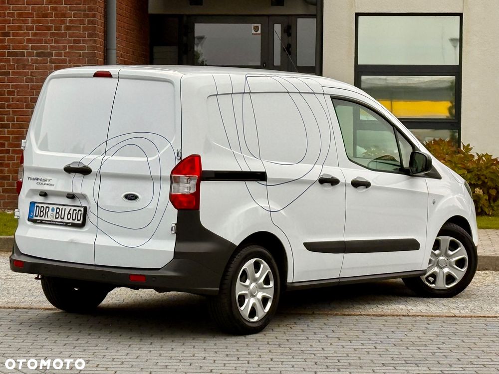 Ford Transit Courier - 15