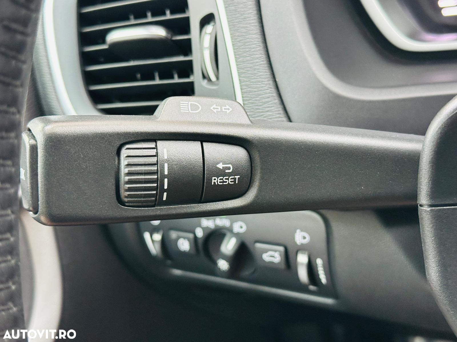 Volvo V40 - 33