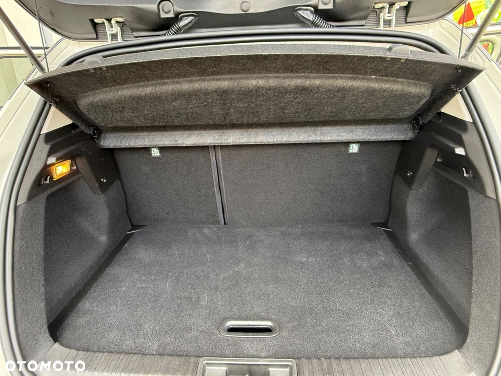 Renault Captur TCe 100 INTENS - 32