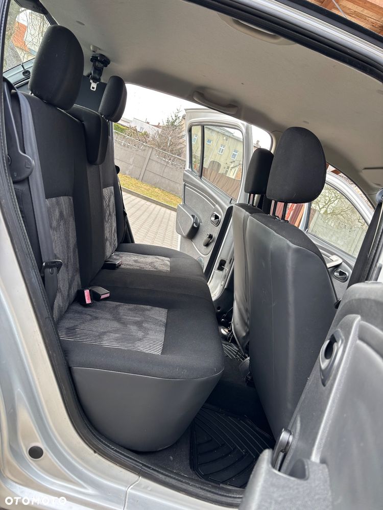 Dacia Sandero 1.2 16V Laureate II - 25