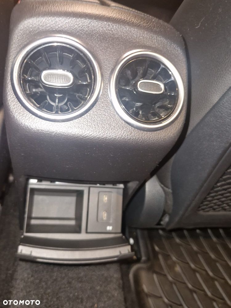 Mercedes-Benz CLA 220 4-Matic AMG Line 7G-DCT - 7