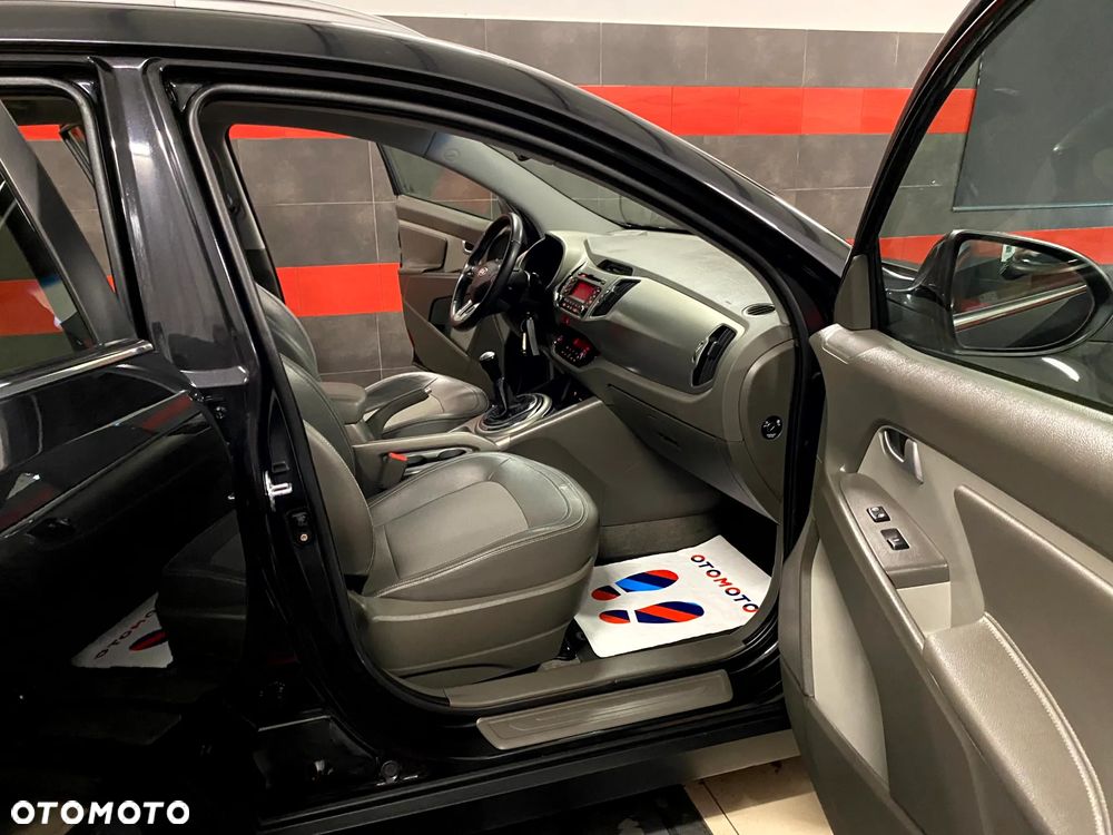 Kia Sportage 2.0 L - 23