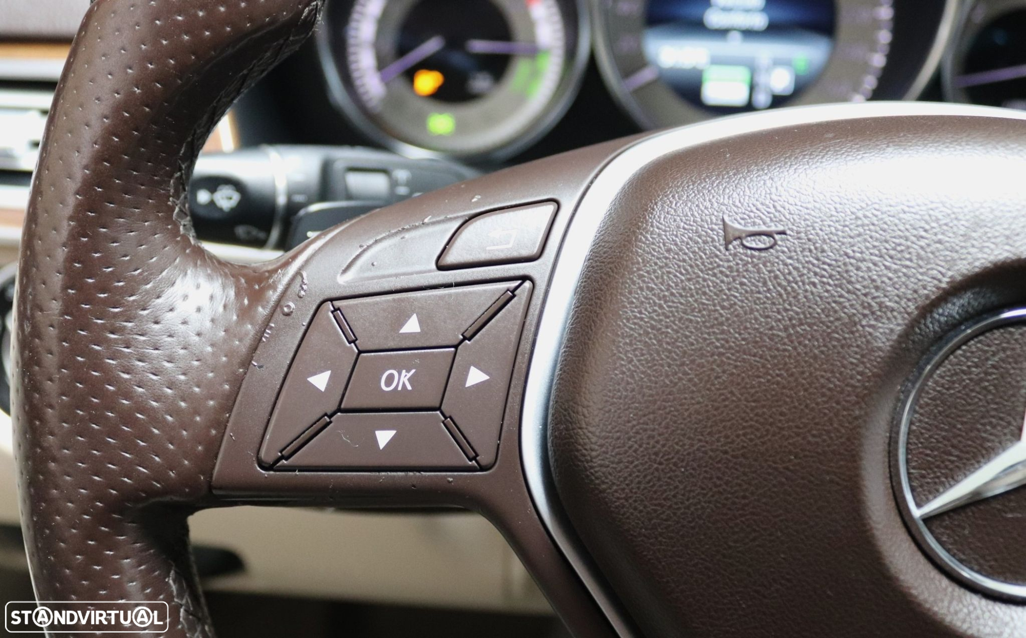 Mercedes-Benz E 300 Bluetec Hybrid Avantgarde - 18