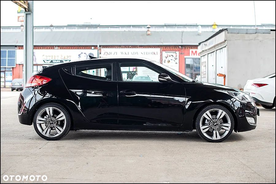 Hyundai Veloster - 11