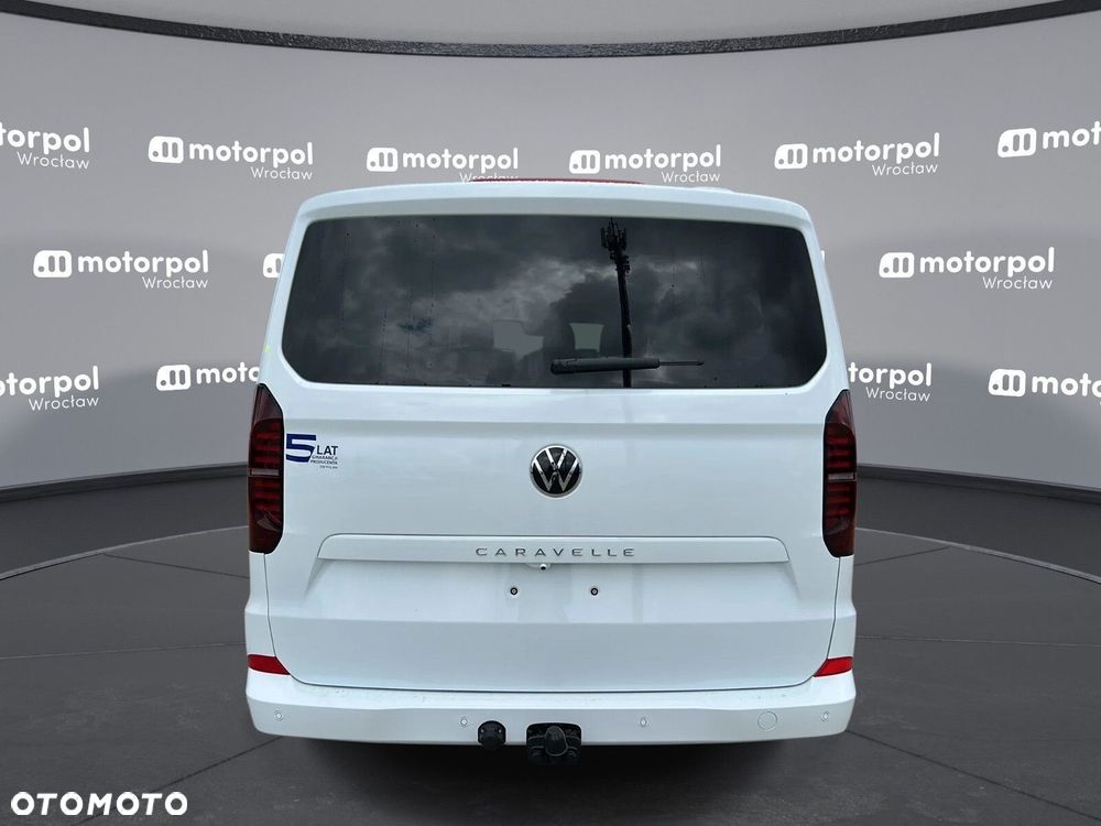 Volkswagen Caravelle - 8