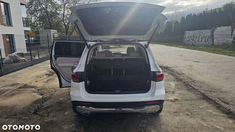 Mercedes-Benz GLB - 11