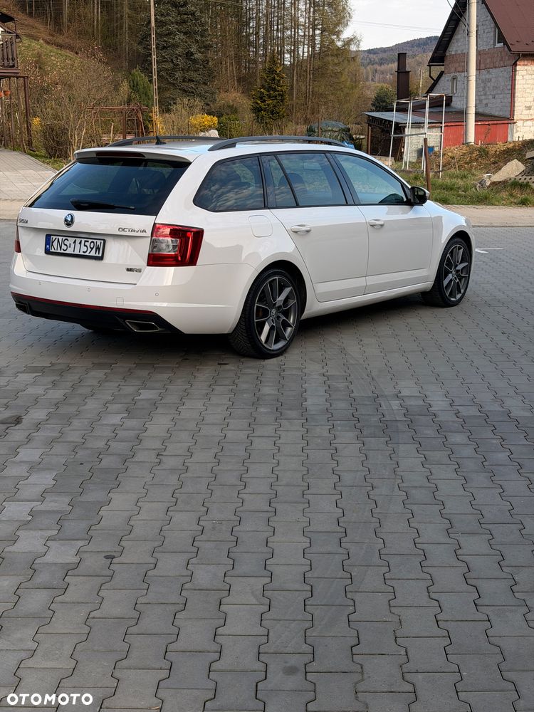 Skoda Octavia 2.0 TDI DSG RS - 10